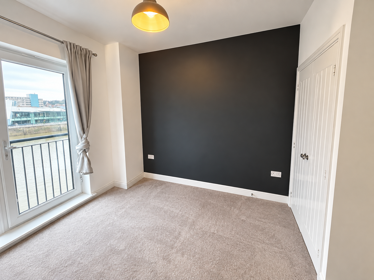 2 bed property in Edwardian Mews, Newport
